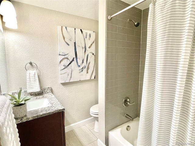 full bath with baseboards, a textured wall, toilet, shower / bath combination with curtain, and vanity