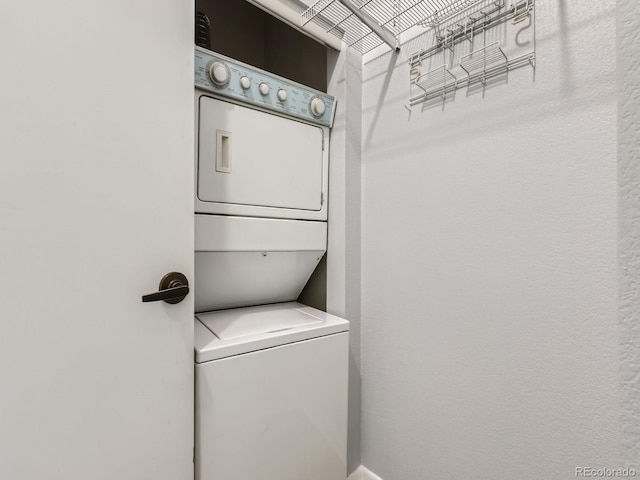 2501 15th St Unit 3D, Denver, CO 80211 - laundry room with stacked washer / drying machine