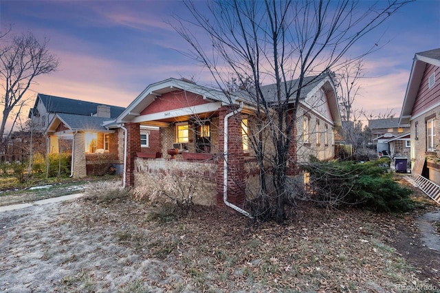 view of front of house with covered porch