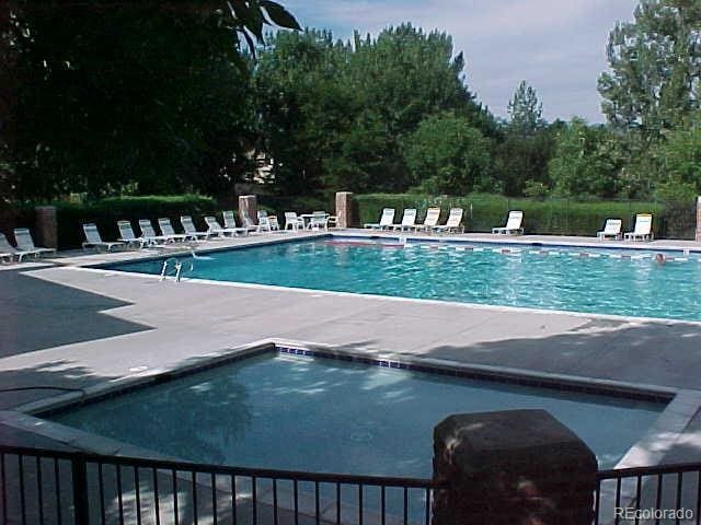 2881 W Long Dr Unit F, Littleton, CO 80120 - community pool with a patio
