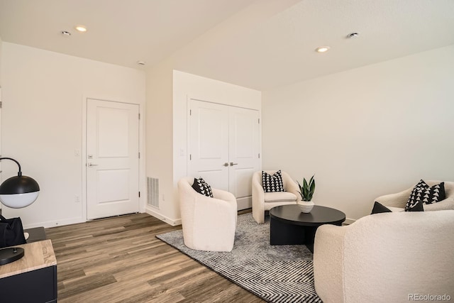370 Geneva St, Aurora, CO 80010 - living area featuring wood finished floors and recessed lighting