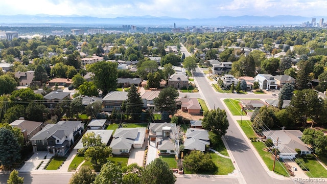 bird's eye view featuring a mountain view