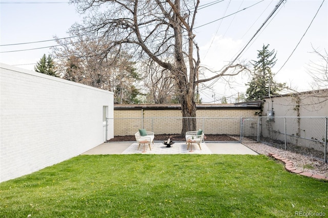view of yard featuring a patio area and fence