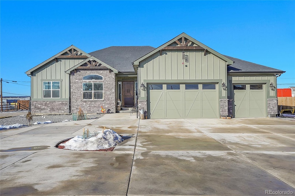 view of front of property featuring a garage