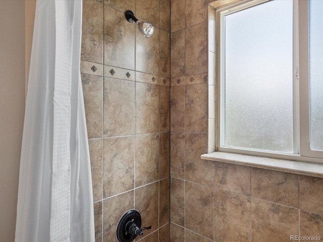 1642 S Salida Way, Aurora, CO 80017 - bathroom view of a tile shower