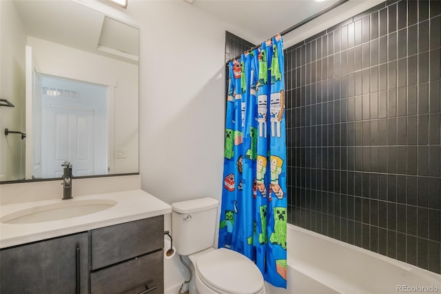 full bathroom with shower / bath combo with shower curtain, vanity, and toilet