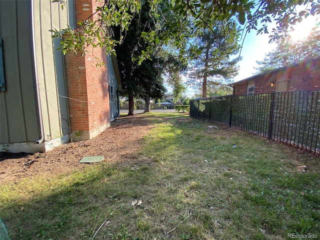 view of yard featuring fence