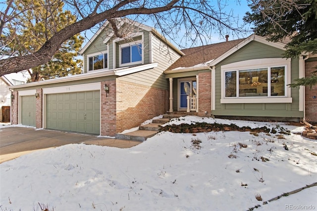 view of front facade featuring a garage