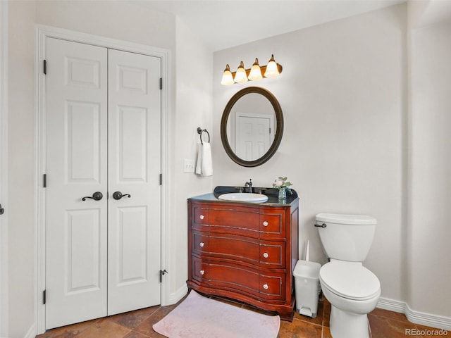 9464 E Aspen Hill Pl, Lone Tree, CO 80124 - bathroom with vanity and a closet