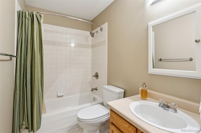 133 Wheat Ridge St, Palmer Lake, CO 80133 - full bath with shower / tub combo with curtain and vanity