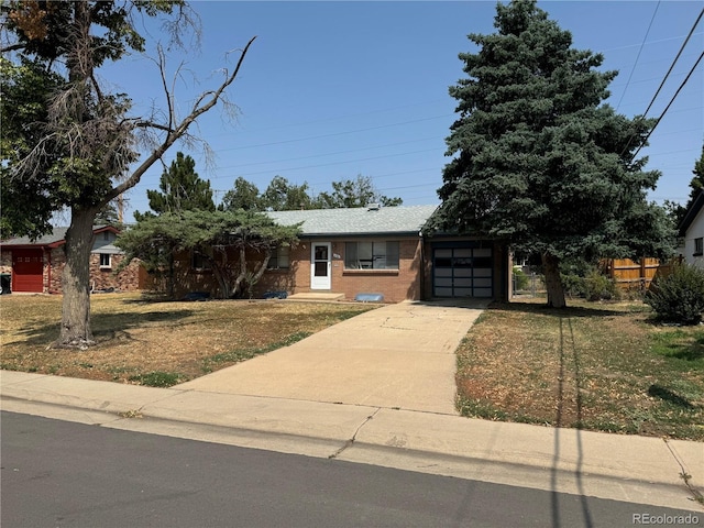 view of front of property with a front yard