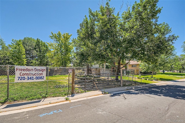 Listing photo 3 for 3372 S Albion St, Denver CO 80222