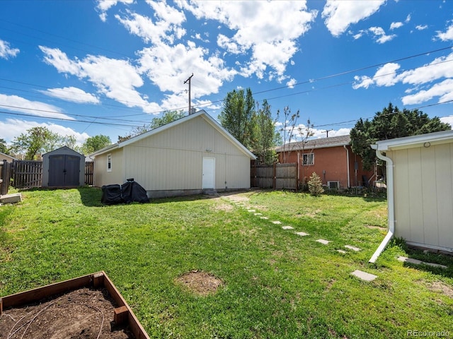 3134 W Center Ave, Denver, CO 80219 - view of yard featuring a garden