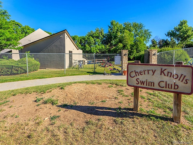 view of community / neighborhood sign