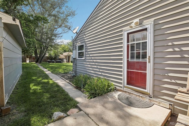 1975 Cody St, Lakewood, CO 80215 - entrance to property with a yard