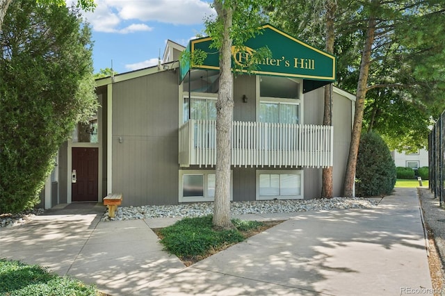 7305 S Xenia Cir Unit E, Centennial, CO 80112 - view of front of home featuring a balcony
