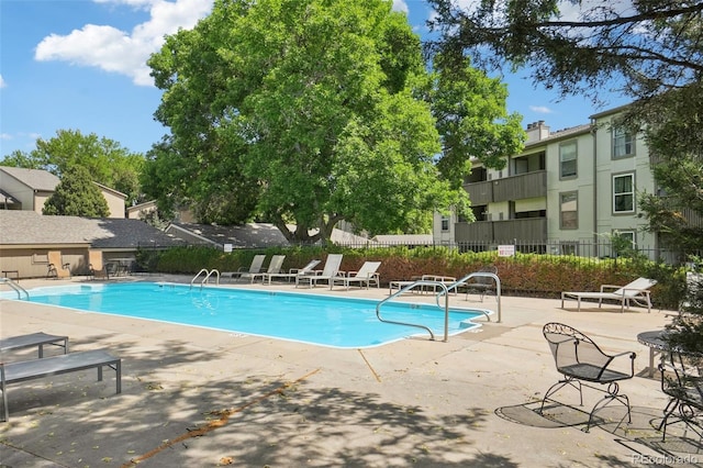 7305 S Xenia Cir Unit E, Centennial, CO 80112 - community pool with a patio