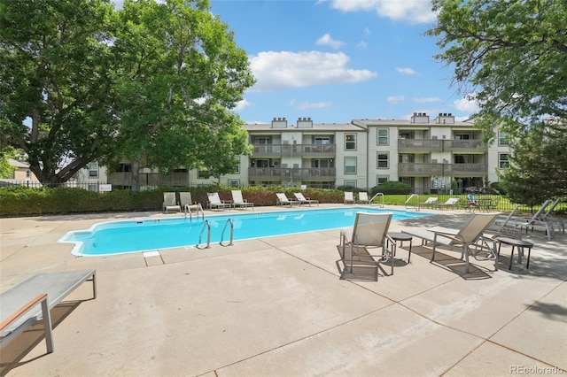 7305 S Xenia Cir Unit E, Centennial, CO 80112 - community pool with a patio