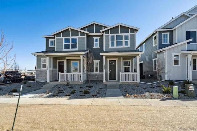 view of front of property featuring covered porch