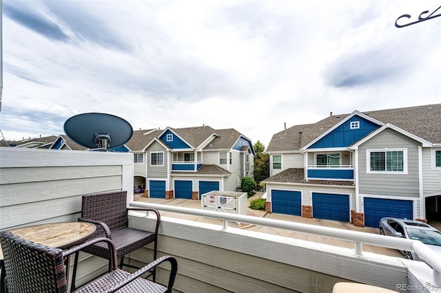 1372 S Cathay Ct Unit 104, Aurora, CO 80017 - balcony with a residential view