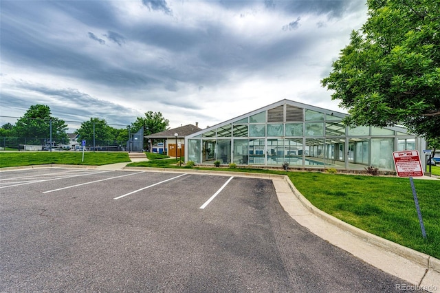 1372 S Cathay Ct Unit 104, Aurora, CO 80017 - view of uncovered parking lot