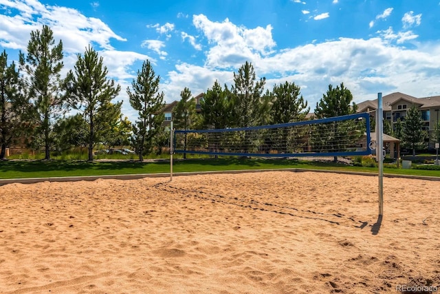 9180 Rolling Way Unit 303, Parker, CO 80134 - view of property's community featuring volleyball court and a yard