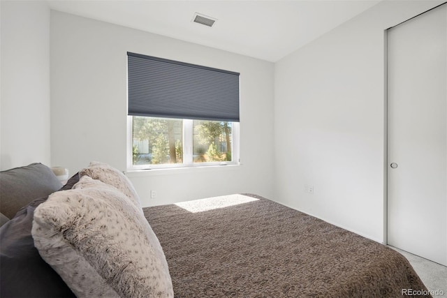 bedroom with carpet flooring