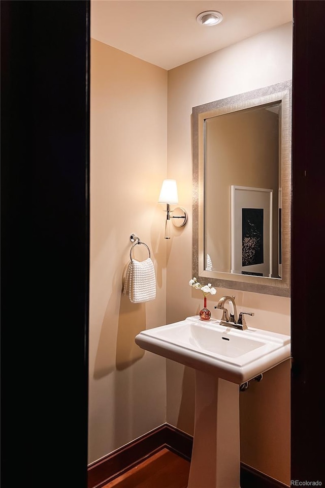 1133 14th St Unit 3420, Denver, CO 80202 - bathroom featuring baseboards