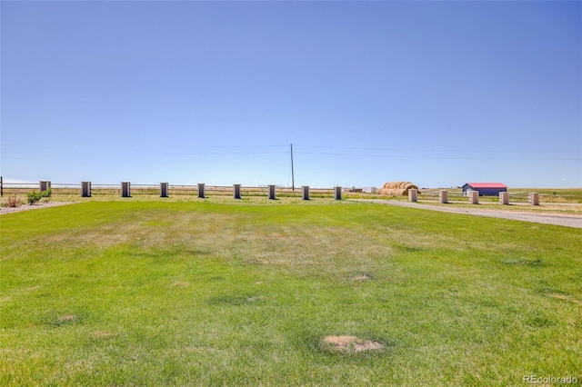 view of yard featuring a rural view