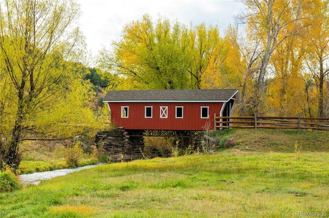 view of home's exterior