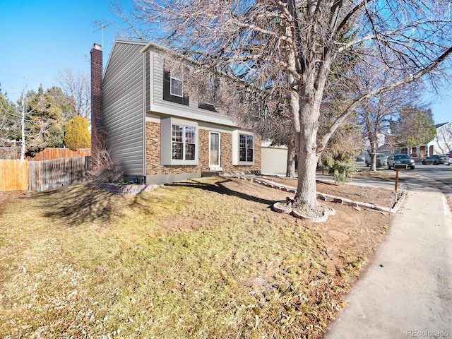 view of front of property with a front yard