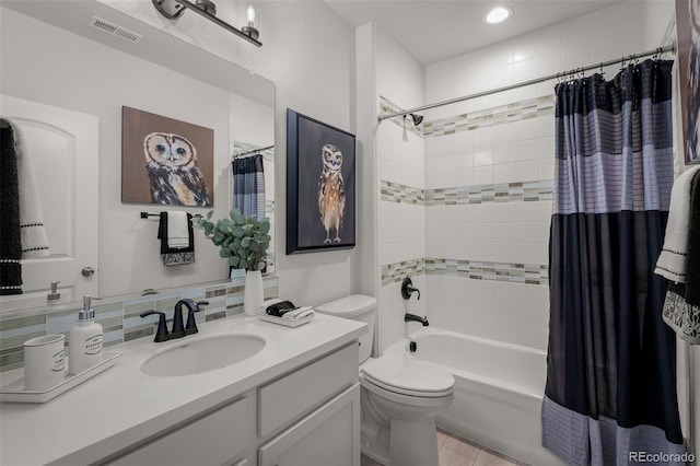 13410 New Ranch Dr, Peyton, CO 80831 - full bath featuring vanity, toilet, shower / tub combo with curtain, decorative backsplash, and recessed lighting