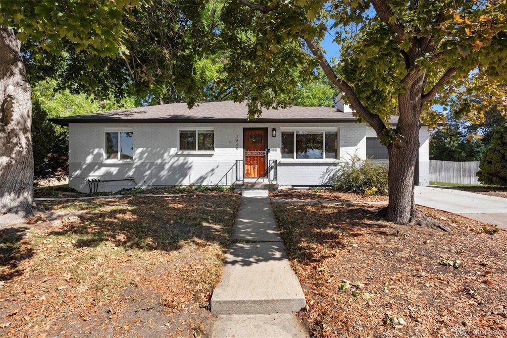 view of front of property