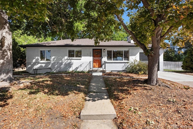 view of front of property