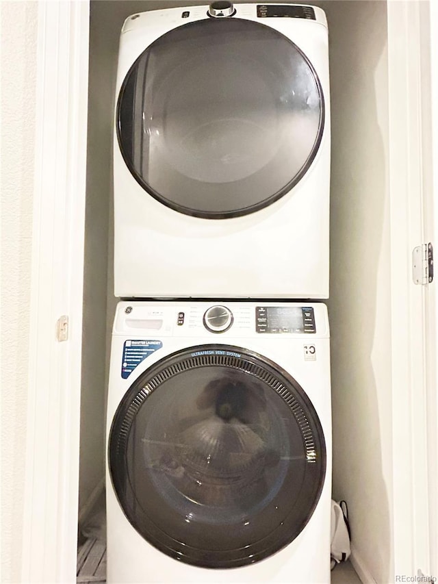 19221 E 65th Ave, Denver, CO 80249 - laundry area with estacked washer and dryer