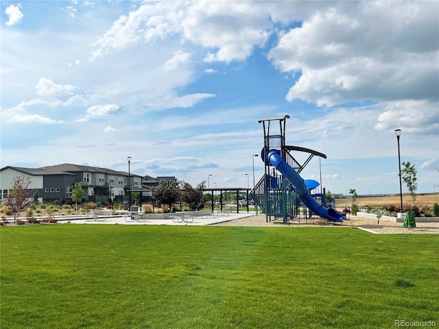 19221 E 65th Ave, Denver, CO 80249 - community play area with a yard