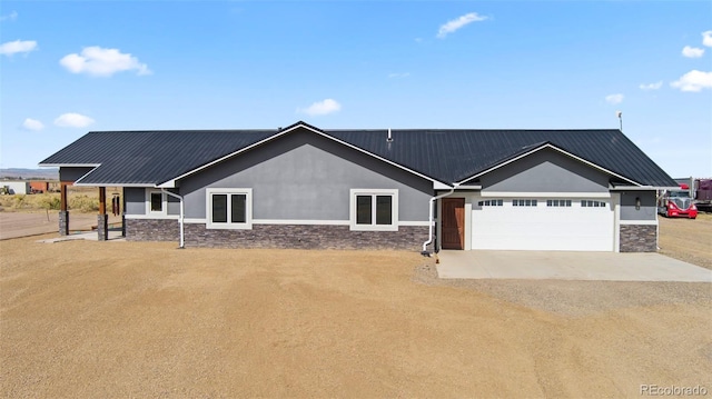 craftsman house featuring a garage