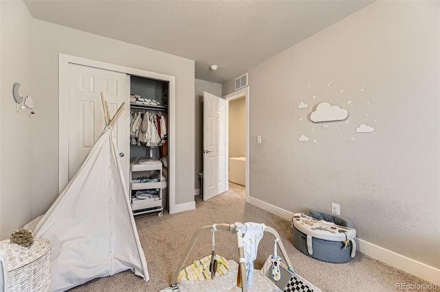 16057 E 47th Pl, Denver, CO 80239 - carpeted bedroom featuring baseboards and a closet