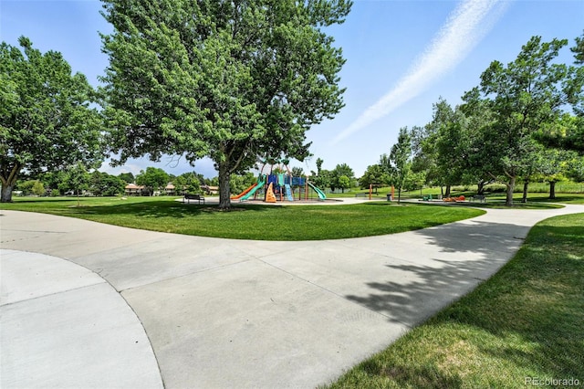 7830 Club Crest Dr, Arvada, CO 80005 - surrounding community featuring a lawn