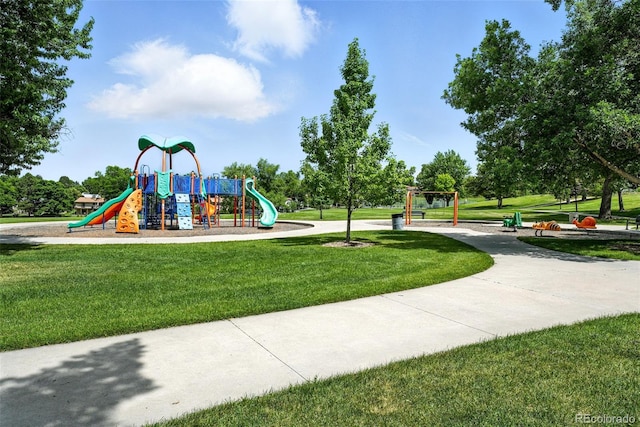 7830 Club Crest Dr, Arvada, CO 80005 - community play area featuring a yard