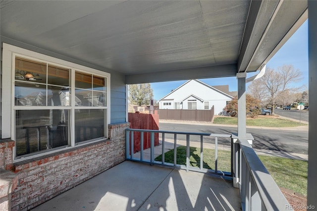 balcony featuring covered porch