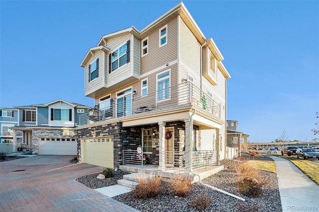 view of front of house featuring a garage