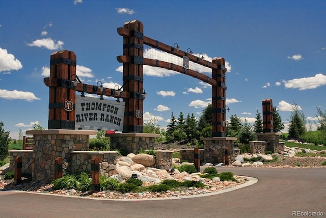 view of community / neighborhood sign