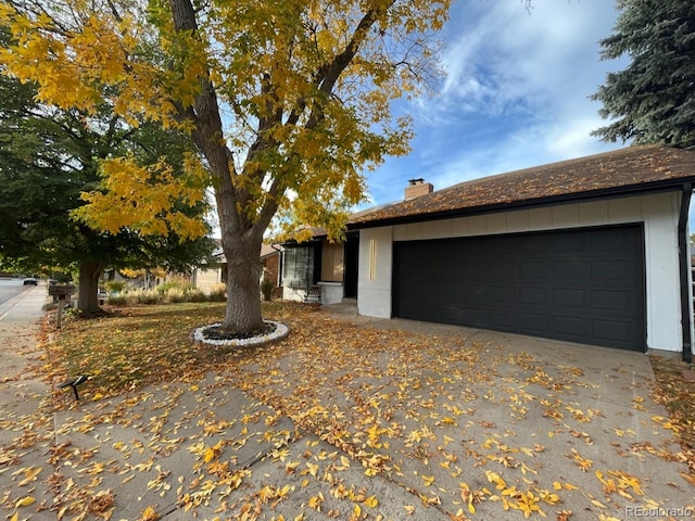 view of front facade with a garage