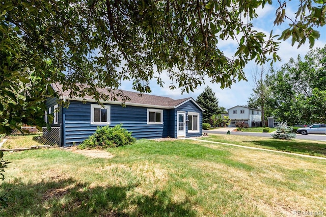 1000 Worchester St, Aurora, CO 80011 - ranch-style home with a front yard
