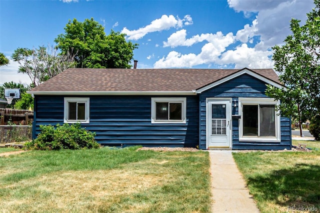 1000 Worchester St, Aurora, CO 80011 - view of front of house with a shingled roof