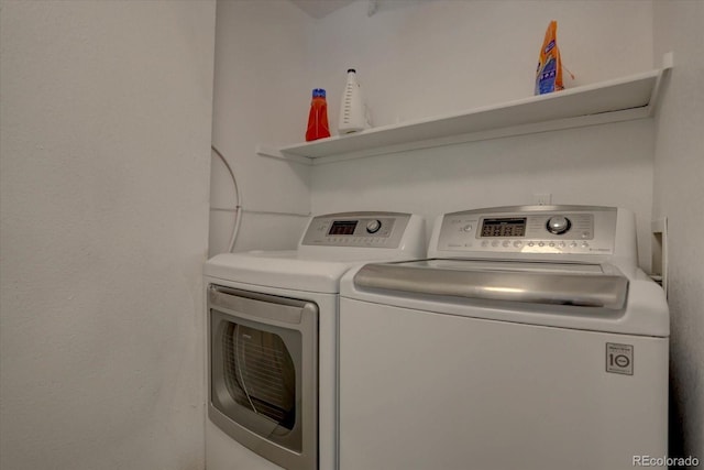 9520 Halstead, Lone Tree, CO 80124 - washroom with washing machine and dryer