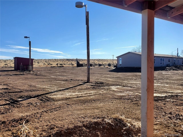 view of yard featuring a rural view