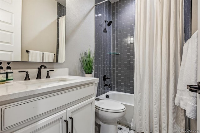 8890 S Quatar Ct, Aurora, CO 80016 - full bath featuring vanity, shower / bath combo with shower curtain, and toilet