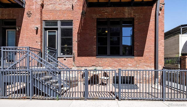 view of front of house featuring a patio